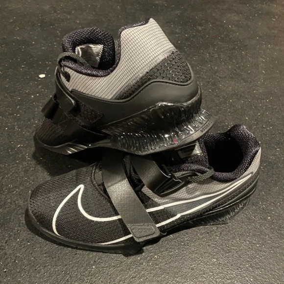 Men’s Nike Romaleo 4 - Picture 1 of 9